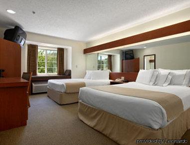 Microtel Inn & Suites By Wyndham Черокі Номер фото